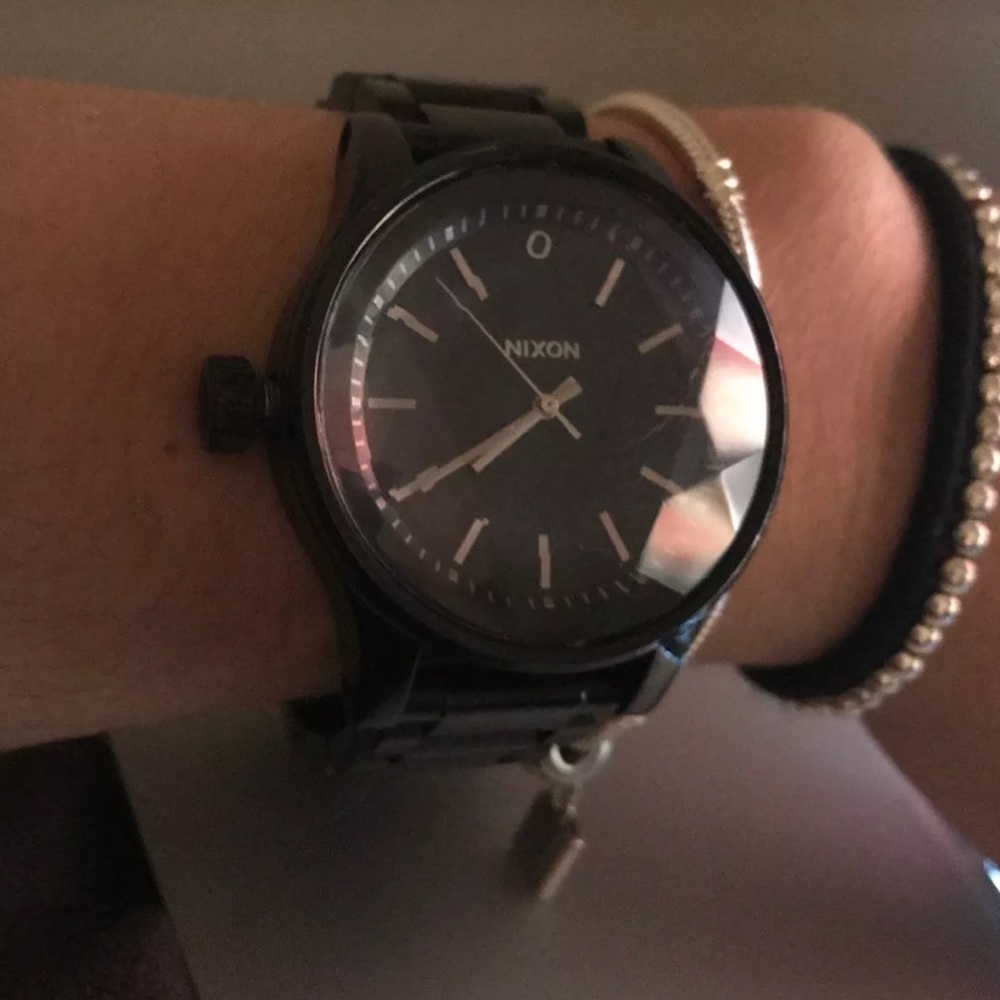 really good condition Nixon facet watch in black